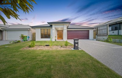  LESS THAN ONE YEAR OLD MODERN FAMILY HOME IN COOMERA
