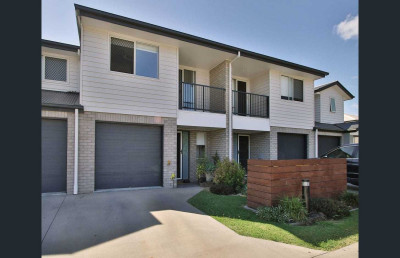 STUNNING AND AFFORDABLE FAMILY TOWNHOUSE IN QUIET COMPLEX. PLEASE REGISTER FOR ALL INSPECTIONS AT rentals.southport@multidynamic.com.au