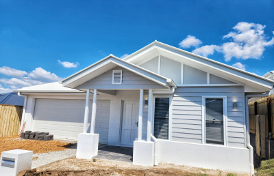 BRAND NEW FAMILY HOME IN PERFECT LOCATION!! PLEASE REGISTER FOR ALL INSPECTIONS AT rentals.southport@multidynamic.com.au