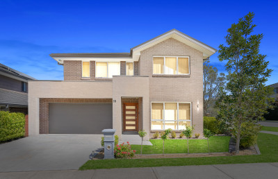 5-Bedroom Home with Versatile Space in North Kellyville