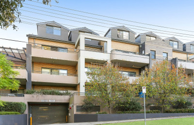 Spacious 2 bedroom apartment is available for rent in Homebush West