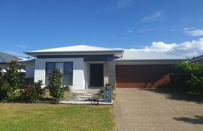 For Lease: Modern House in Helensvale