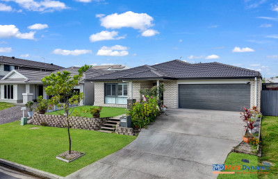 MODERN & SPECIOUS FAMILY HOME WITH PREMIUM FINISHES