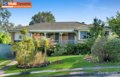 3 Bedroom House Freshly painted with brand new hybrid floor.