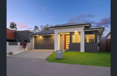 Welcome to 27 Heseltine Place, Pallara - A Truly Rare Find