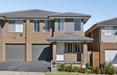 Spacious & Stylish Home| Exclusive Resident Amenities | Walk to Everything!