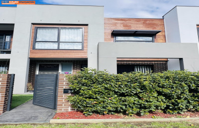 Stylish Double-Storey Terrace Home for Lease in Prime Oran Park Location!
