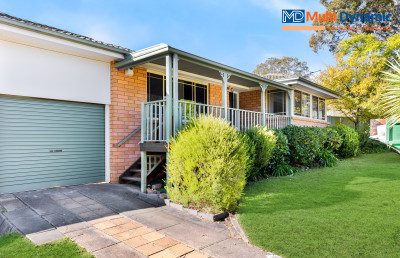 3 Bedroom House Freshly painted with brand new hybrid floor.