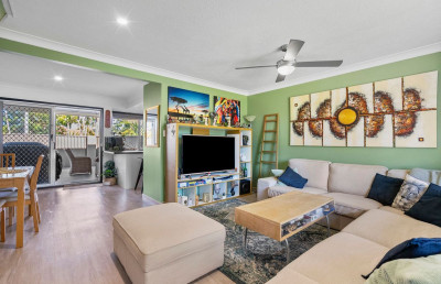 Your Ideal Gold Coast Rental - 3-Bedroom Townhouse with Alfresco Living