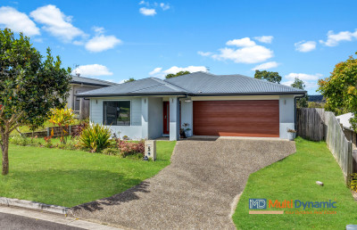 **Stunning Family Home in Maudsland **