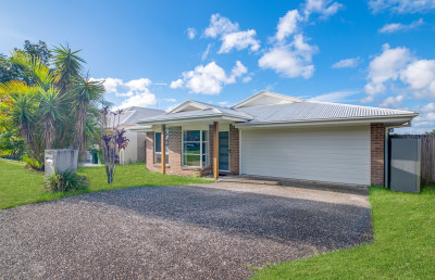 Exquisite Residence in Oakwood Rise Community. PLEASE REGISTER FOR ALL INSPECTIONS AT rentals.southport@multidynamic.com.au