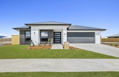 Luxurious Brand-New Family Home with Hills Views in Yarrabilba available for Rent