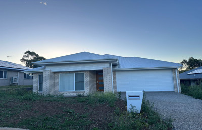 Stylish Family Living in Peaceful Cotswold Hills