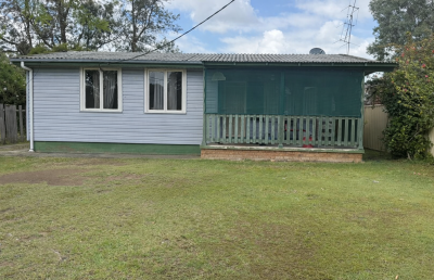 Close to Hospital, Train Station, University & Schools | 3 Bedroom Home - FOR RENT