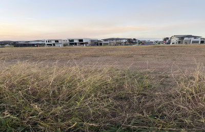 300m² Registered Land in prime Austral location