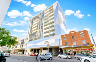 Close to Station | Quality Living in a Modern 2 Bedroom Apartment for Rent