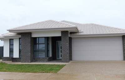 Modern Family Living in a Fast-Growing Riverlea Park Community