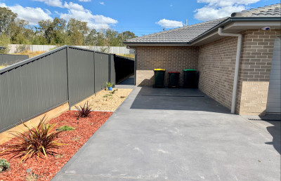 GRANNY FLAT WITH  WATER BILL INCLUDED IN RENT.