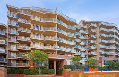 Prime Location - 1-Bedroom Apartment Close to Auburn Station