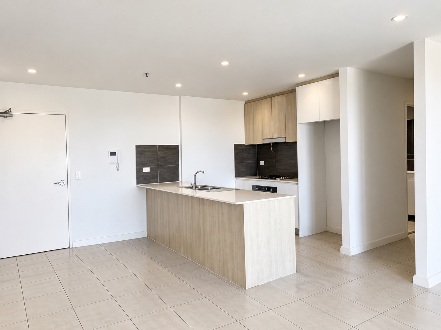 1406/18 Harrow Road, photo 2