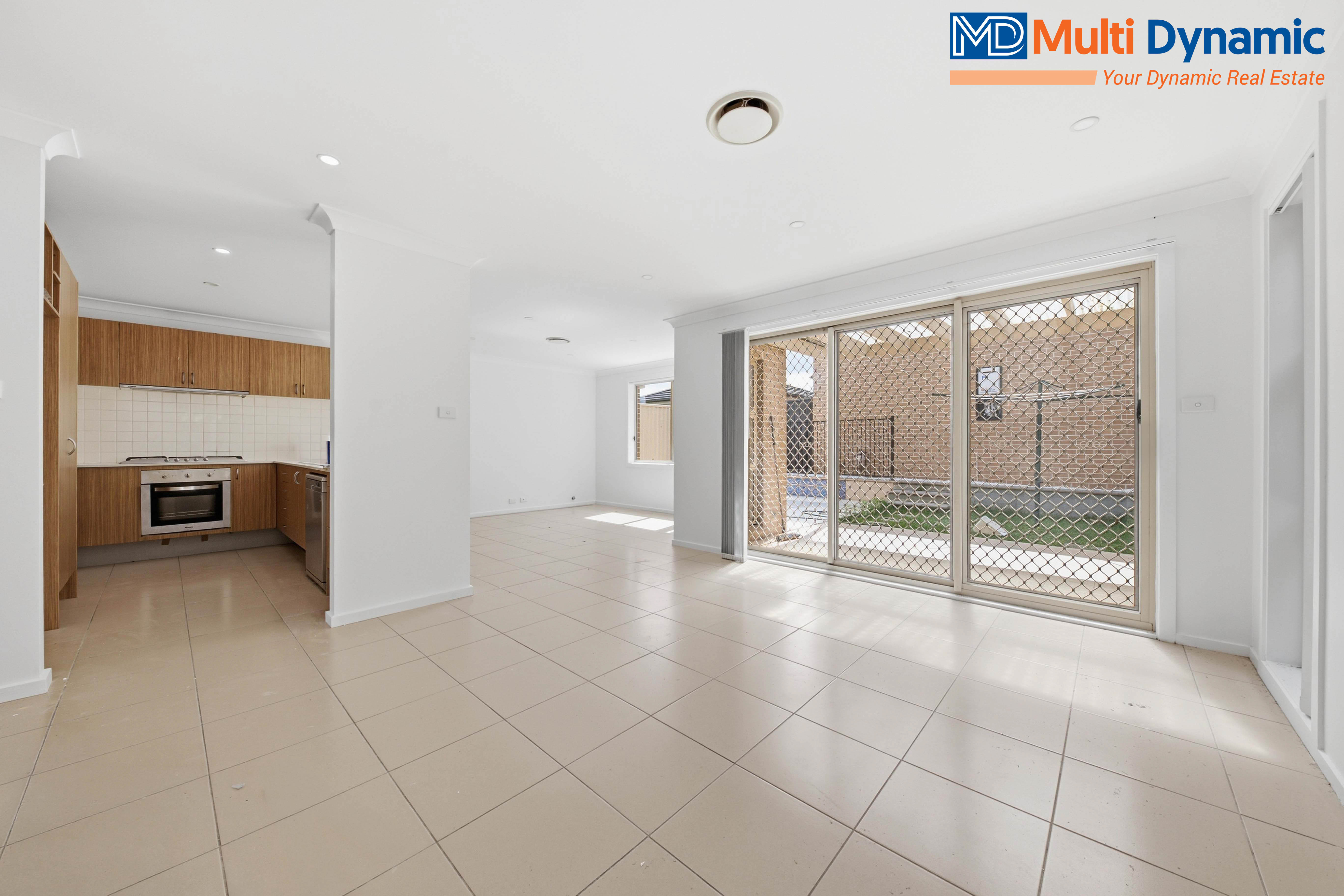13 Ingleburn Gardens Drive, photo 3